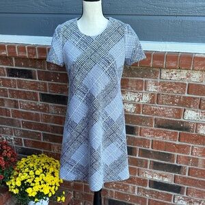 Calvin Klein Women's Cuffed Sleeve Mock Neck Short Shift Dress Size 8